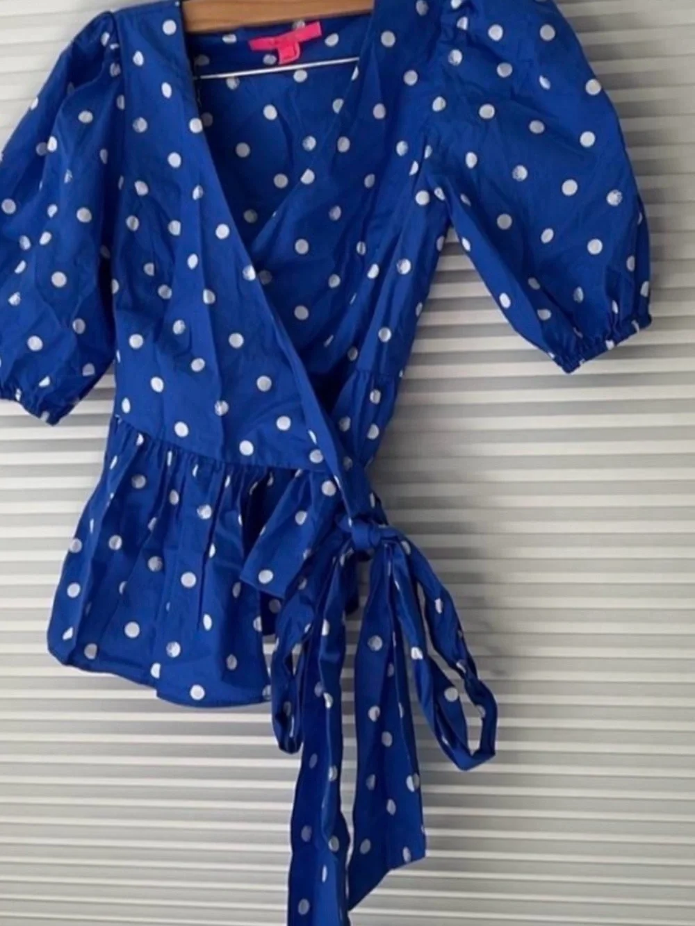 Lilly Pulitzer Kara Cotton Wrap Blue Polka Dot Top Puff sleeve size 4